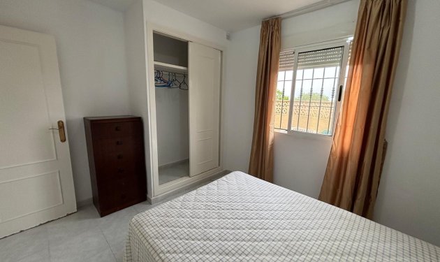 Resale - Bungalow - Torrevieja - La Siesta - El Salado - Torreta