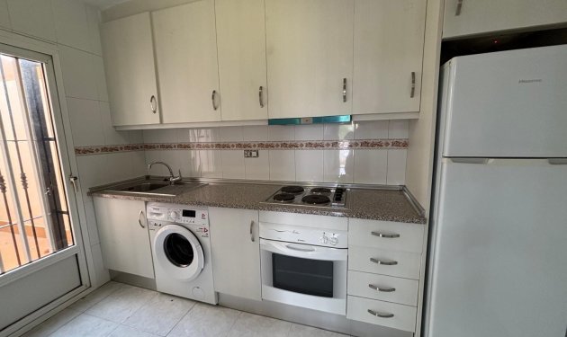 Resale - Bungalow - Torrevieja - La Siesta - El Salado - Torreta