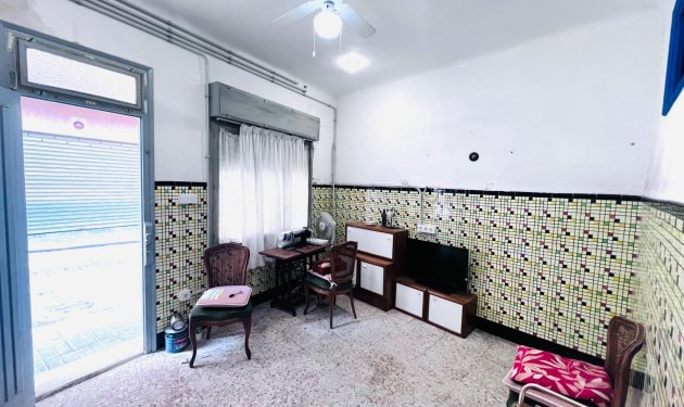 Resale - Edificio - Santa Pola - Playa Levante