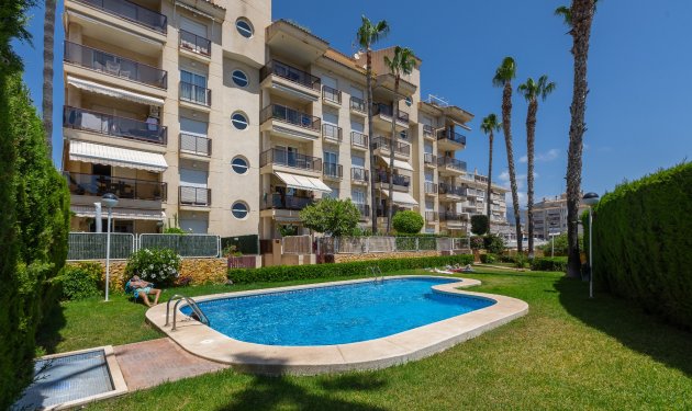 Resale - Apartment - Altea