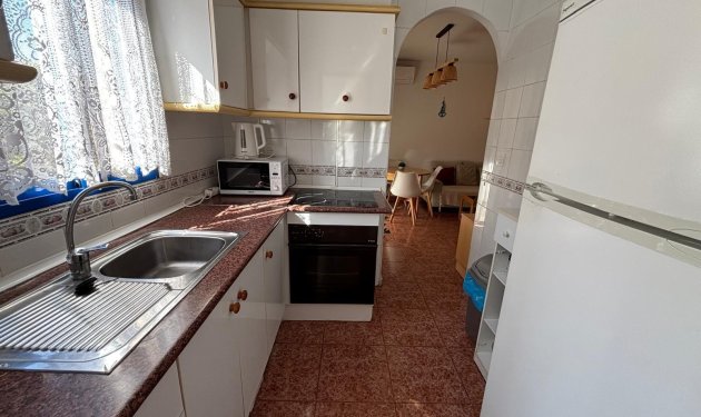 Resale - Apartamento - Torrevieja - Playa de los Locos