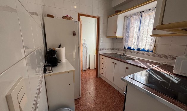 Resale - Apartamento - Torrevieja - Playa de los Locos