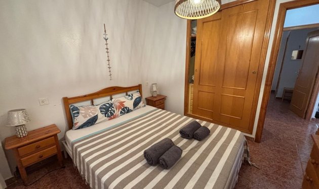Resale - Apartamento - Torrevieja - Playa de los Locos