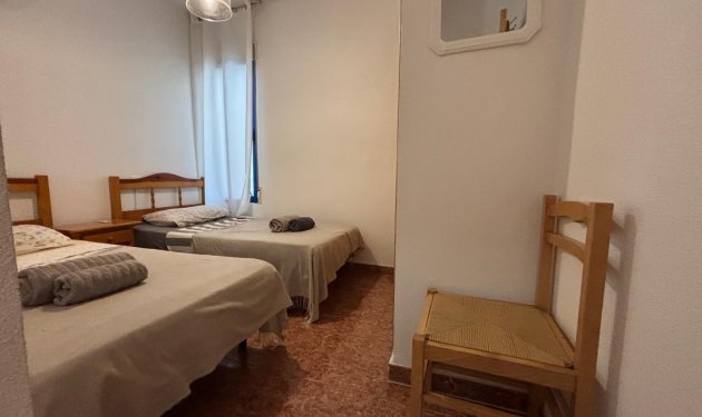Resale - Apartamento - Torrevieja - Playa de los Locos