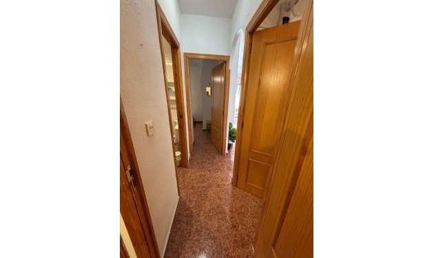 Resale - Apartamento - Torrevieja - Playa de los Locos