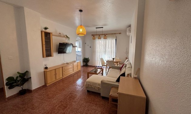 Resale - Apartamento - Torrevieja - Playa de los Locos