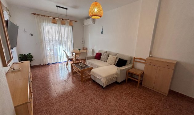 Resale - Apartamento - Torrevieja - Playa de los Locos
