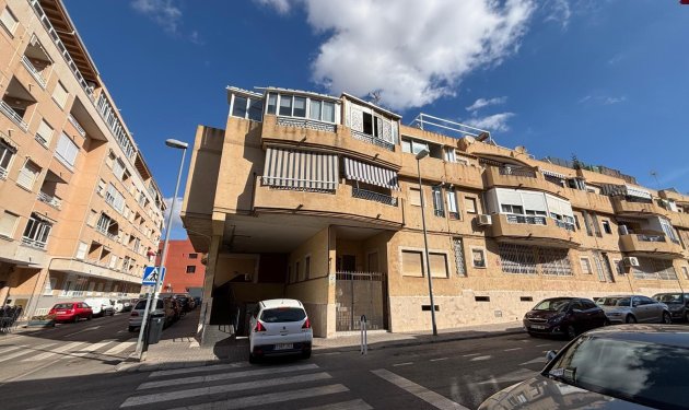 Resale - Apartamento - Torrevieja - Playa de los Locos