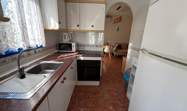 Resale - Apartamento - Torrevieja - Playa de los Locos