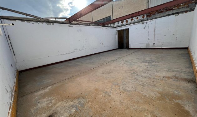 Resale - Nave industrial - Elche