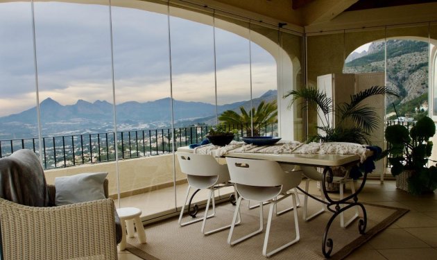 Resale - Villa - Altea