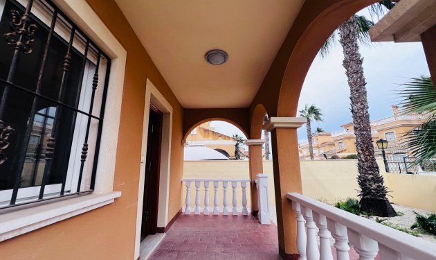 Resale - Chalet - Algorfa - Urb. lo crispin