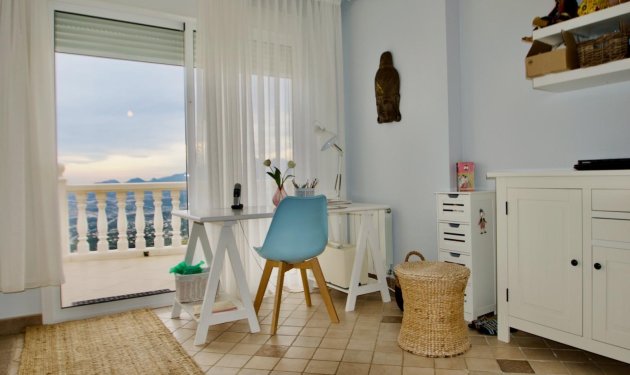 Resale - Villa - Altea