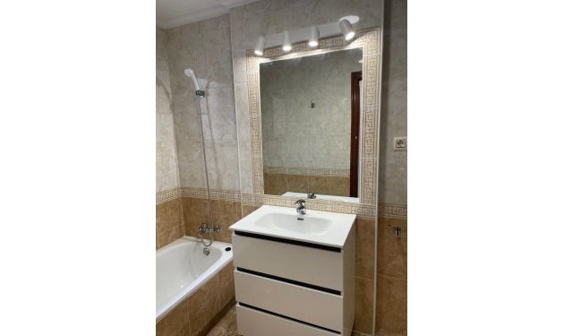 Resale - Apartamento - Orihuela Costa - Campoamor