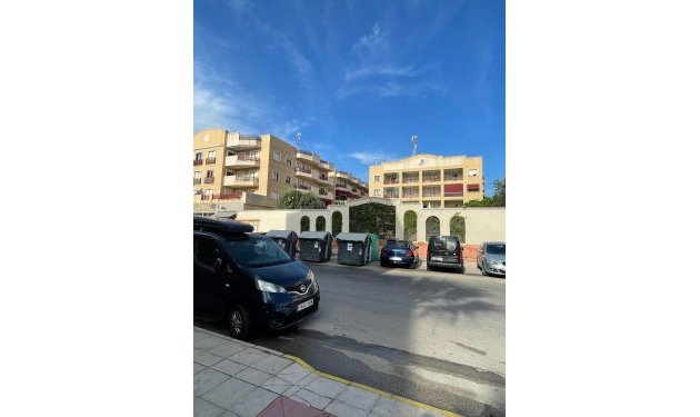 Resale - Apartamento - Orihuela Costa - Campoamor