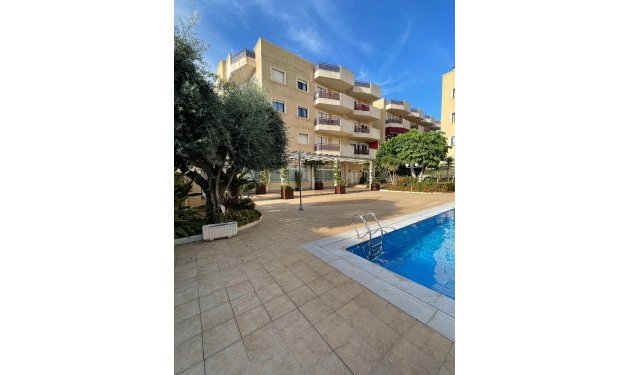 Resale - Apartamento - Orihuela Costa - Campoamor