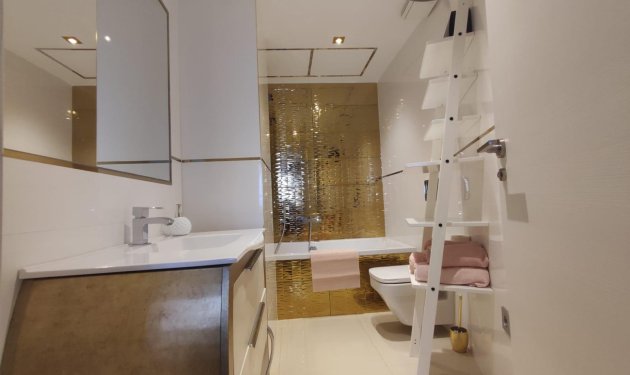 Resale - Piso - Torrevieja - Playa de la mata