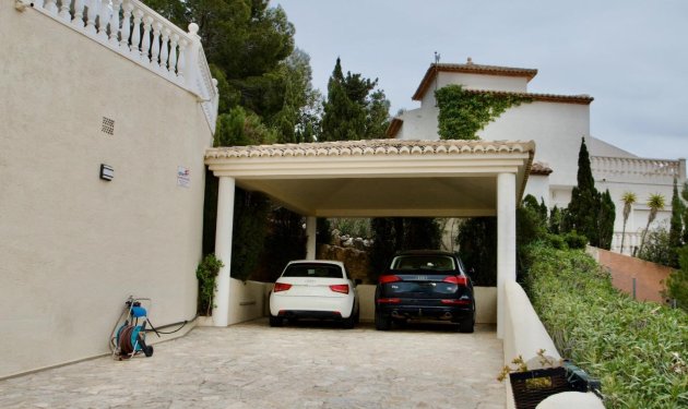 Resale - Villa - Altea