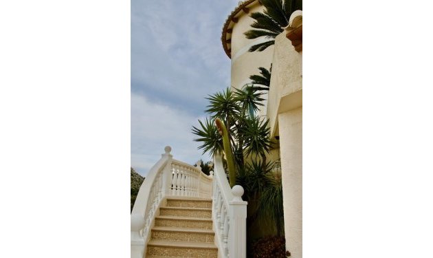 Resale - Villa - Altea