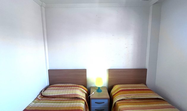 Resale - Piso - Arenales del Sol