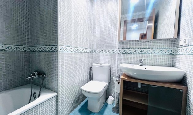 Resale - Piso - Arenales del Sol