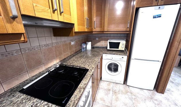 Resale - Piso - Arenales del Sol