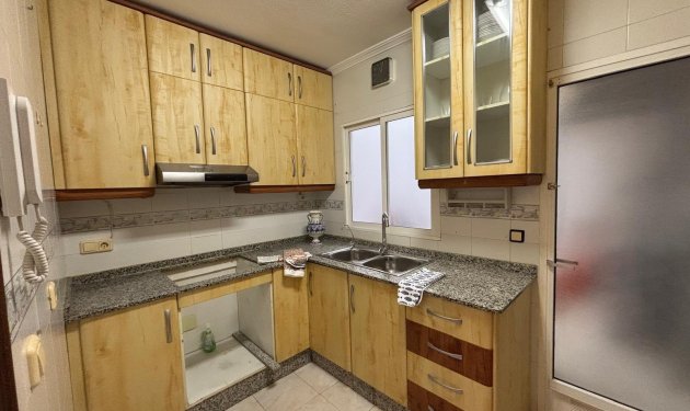 Resale - Apartamento - Torrevieja - Centro