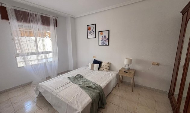 Resale - Apartamento - Torrevieja - Centro