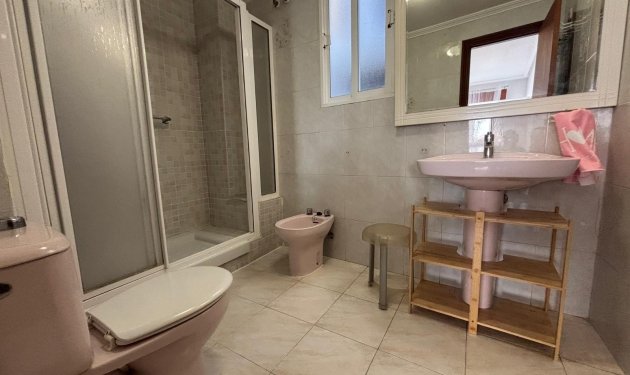 Resale - Apartamento - Torrevieja - Centro