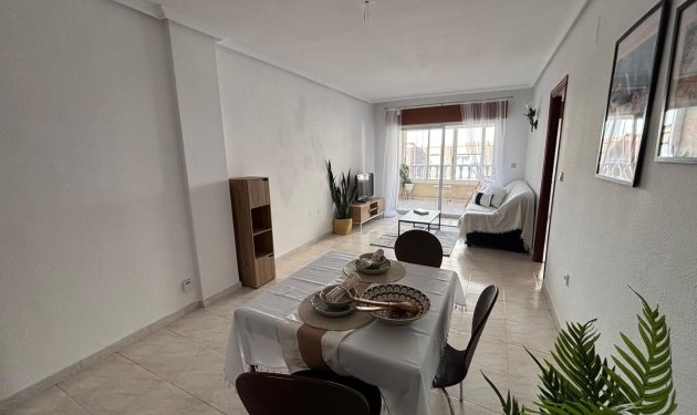 Resale - Apartamento - Torrevieja - Centro