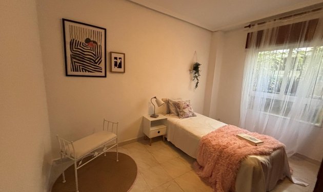 Resale - Apartamento - Torrevieja - Centro
