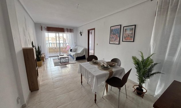 Resale - Apartamento - Torrevieja - Centro