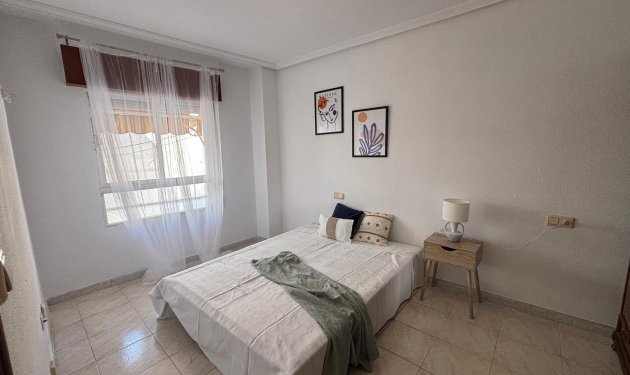 Resale - Apartamento - Torrevieja - Centro