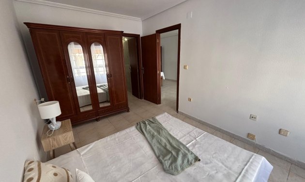 Resale - Apartamento - Torrevieja - Centro
