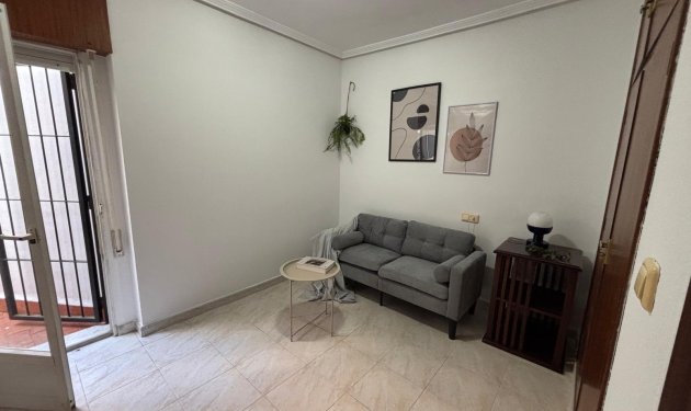 Resale - Apartamento - Torrevieja - Centro