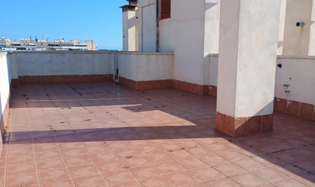 Resale - Apartamento - Elche - Altabix