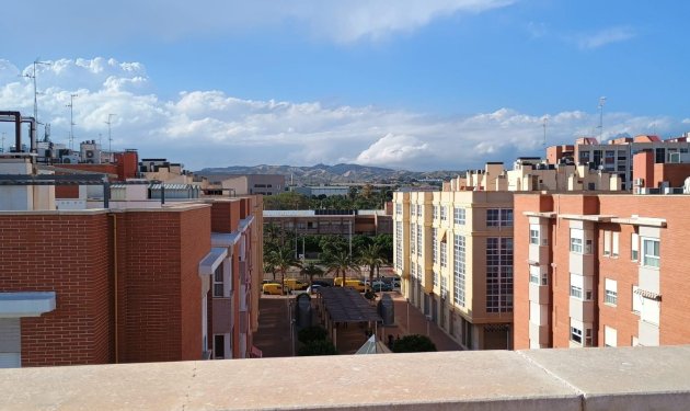 Resale - Apartamento - Elche - Altabix