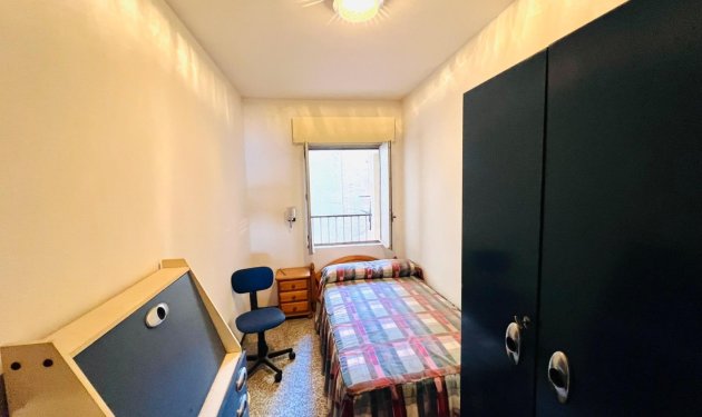Resale - Apartamento - Santa Pola - Santiago bernabeu