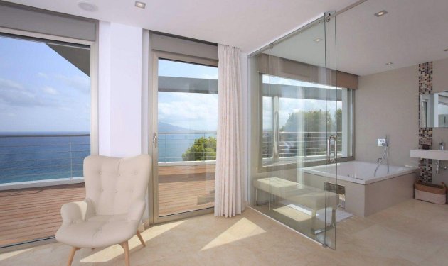 Resale - Chalet - Altea - Zona de Mascarat