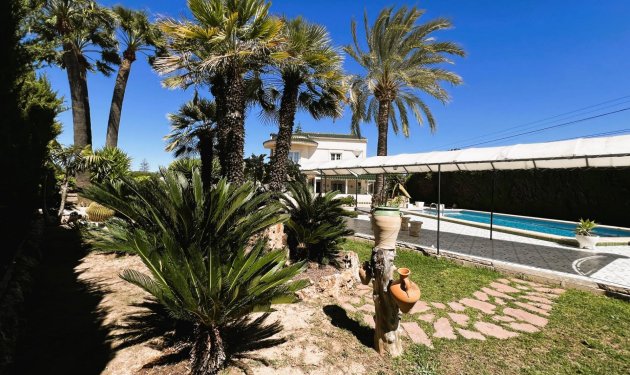 Resale - Chalet - Valverde (Alicante) - Valverde
