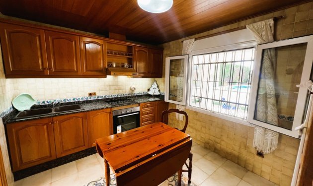 Resale - Chalet - Valverde (Alicante) - Valverde