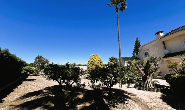 Resale - Chalet - Valverde (Alicante) - Valverde