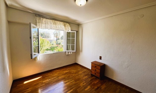 Resale - Chalet - Valverde (Alicante) - Valverde