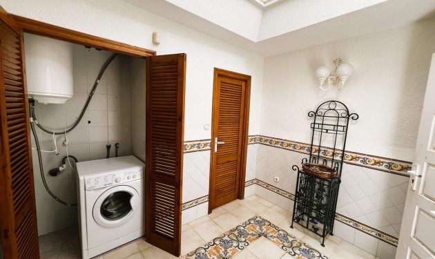 Resale - Chalet - Valverde (Alicante) - Valverde