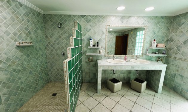 Resale - Chalet - Valverde (Alicante) - Valverde