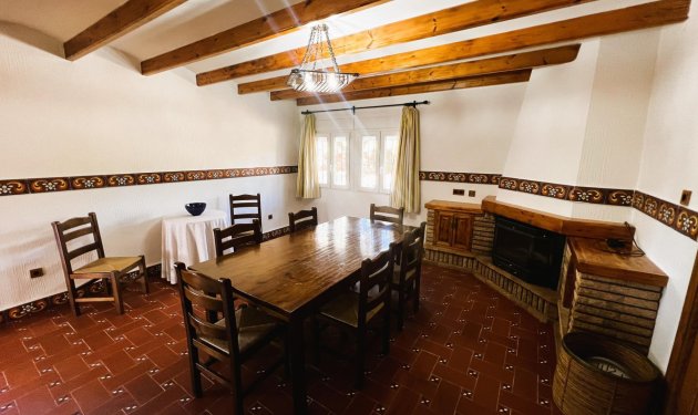 Resale - Chalet - Valverde (Alicante) - Valverde