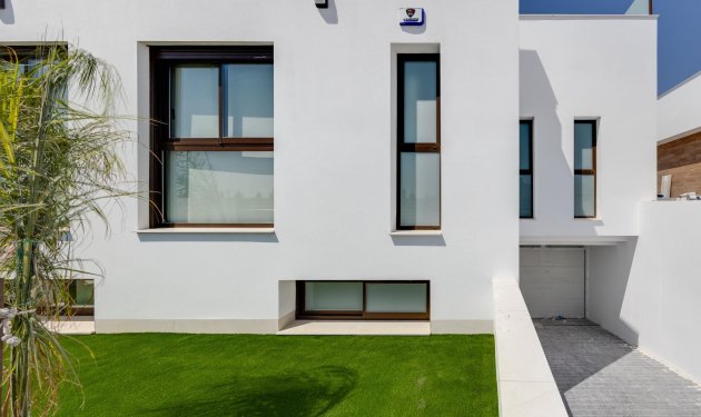 Resale - Villa - Los Alcázares - Las Lomas del Rame-Bahía Bella