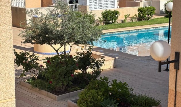 Resale - Casa Tipo Dúplex - Torrevieja - Los Frutales
