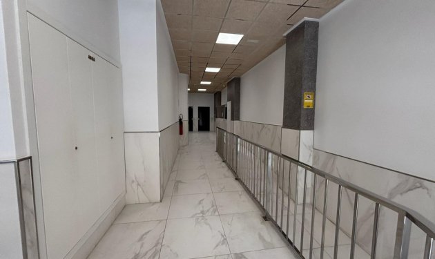 Resale - Apartamento - Torrevieja - Playa de los Locos