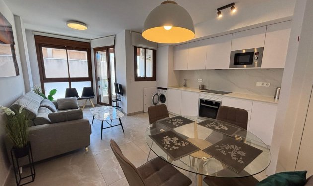 Resale - Apartamento - Torrevieja - Playa de los Locos